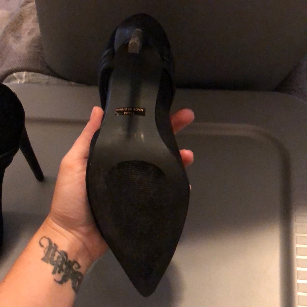 Heels - Picture 3 of 4